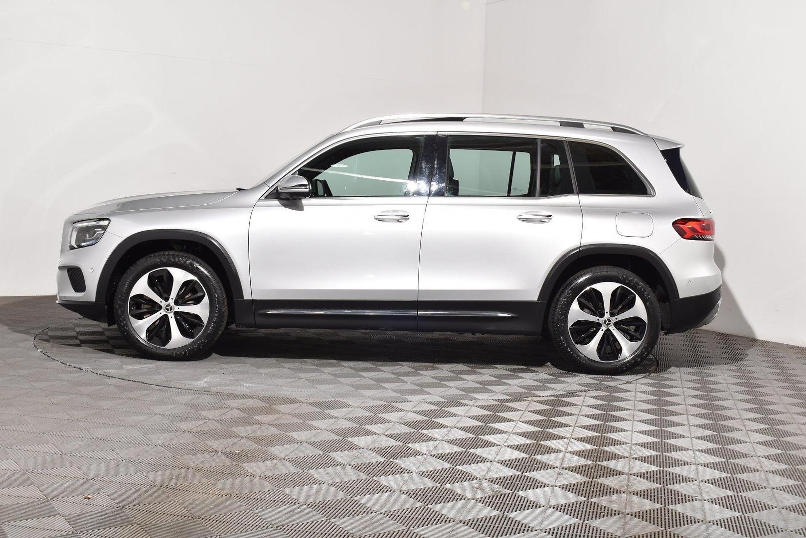 2021 Mercedes-Benz GLB-Class GLB250 — photo 10