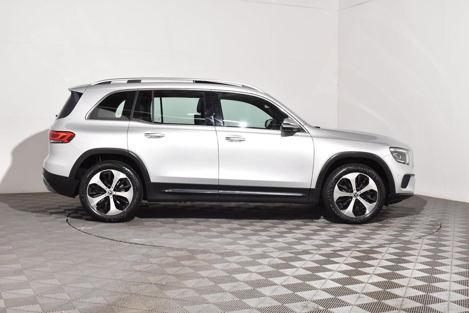 2021 Mercedes-Benz GLB-Class GLB250 — photo 9