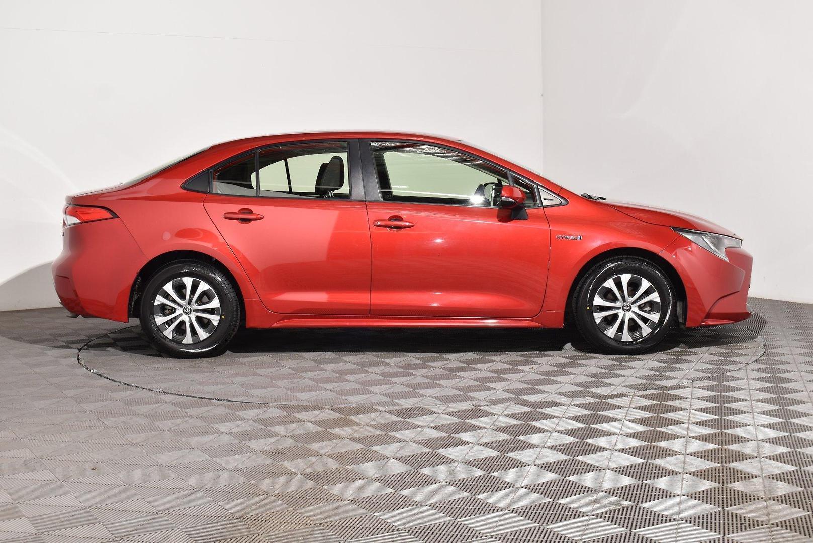 2021 Toyota Corolla SX Hybrid — photo 10