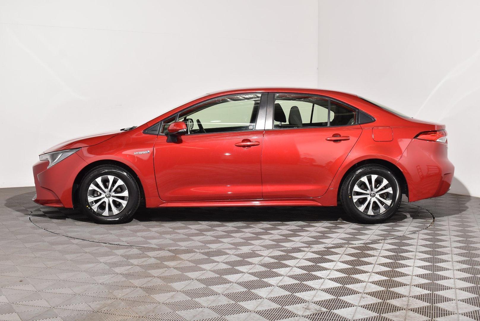 2021 Toyota Corolla SX Hybrid — photo 11
