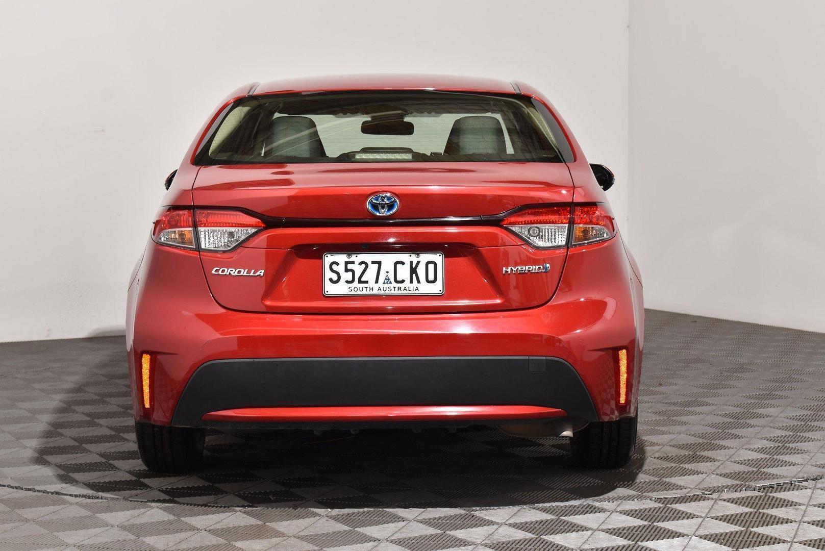 2021 Toyota Corolla SX Hybrid — photo 4