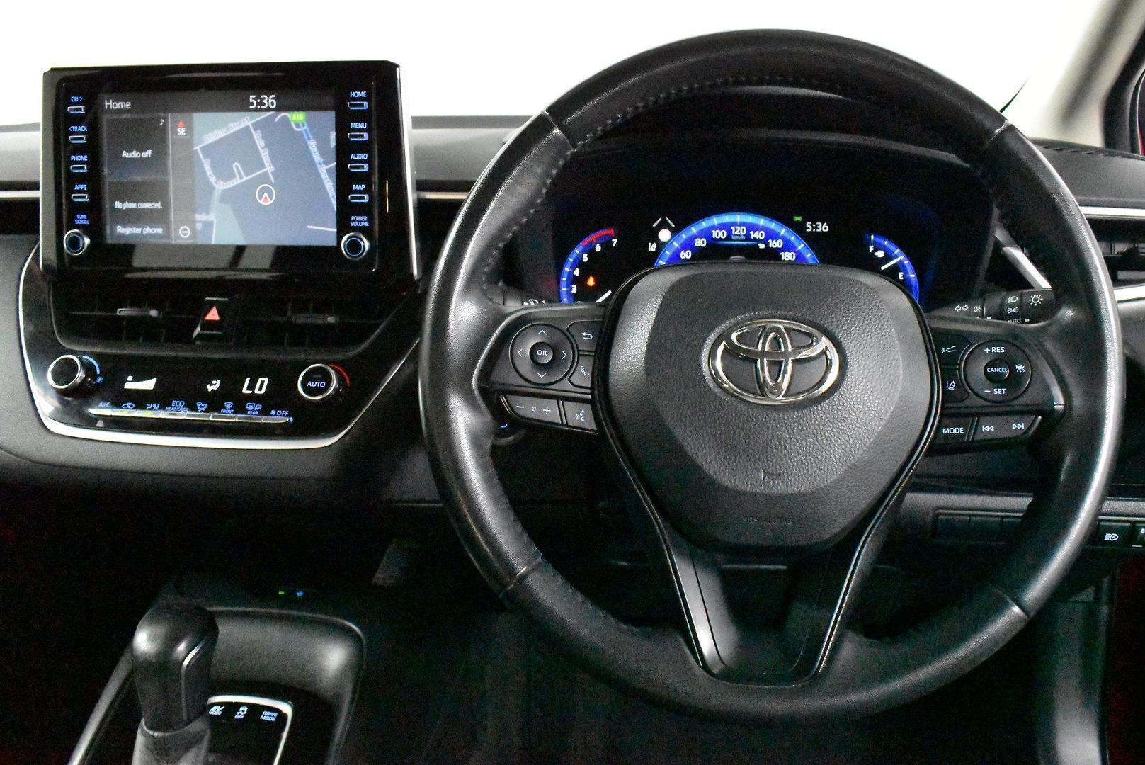 2021 Toyota Corolla SX Hybrid — photo 5