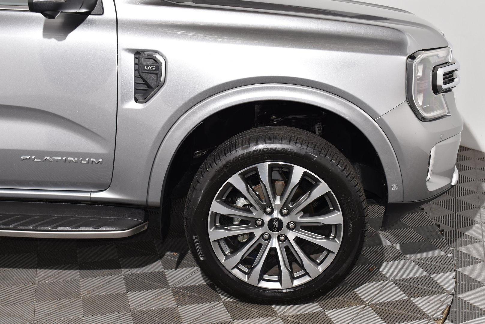 2023 Ford Everest Platinum — photo 18