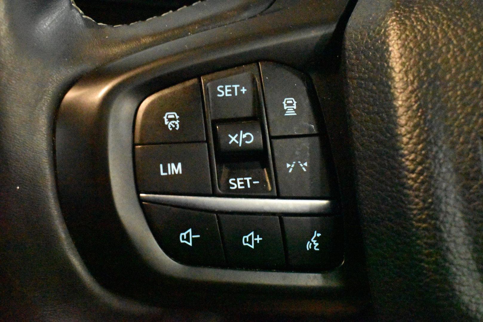 2023 Ford Everest Platinum — photo 21