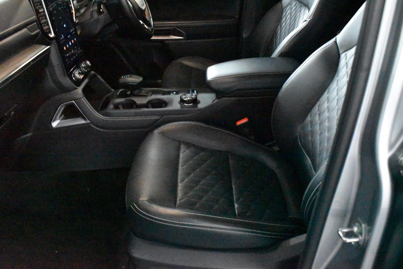 2023 Ford Everest Platinum — photo 7