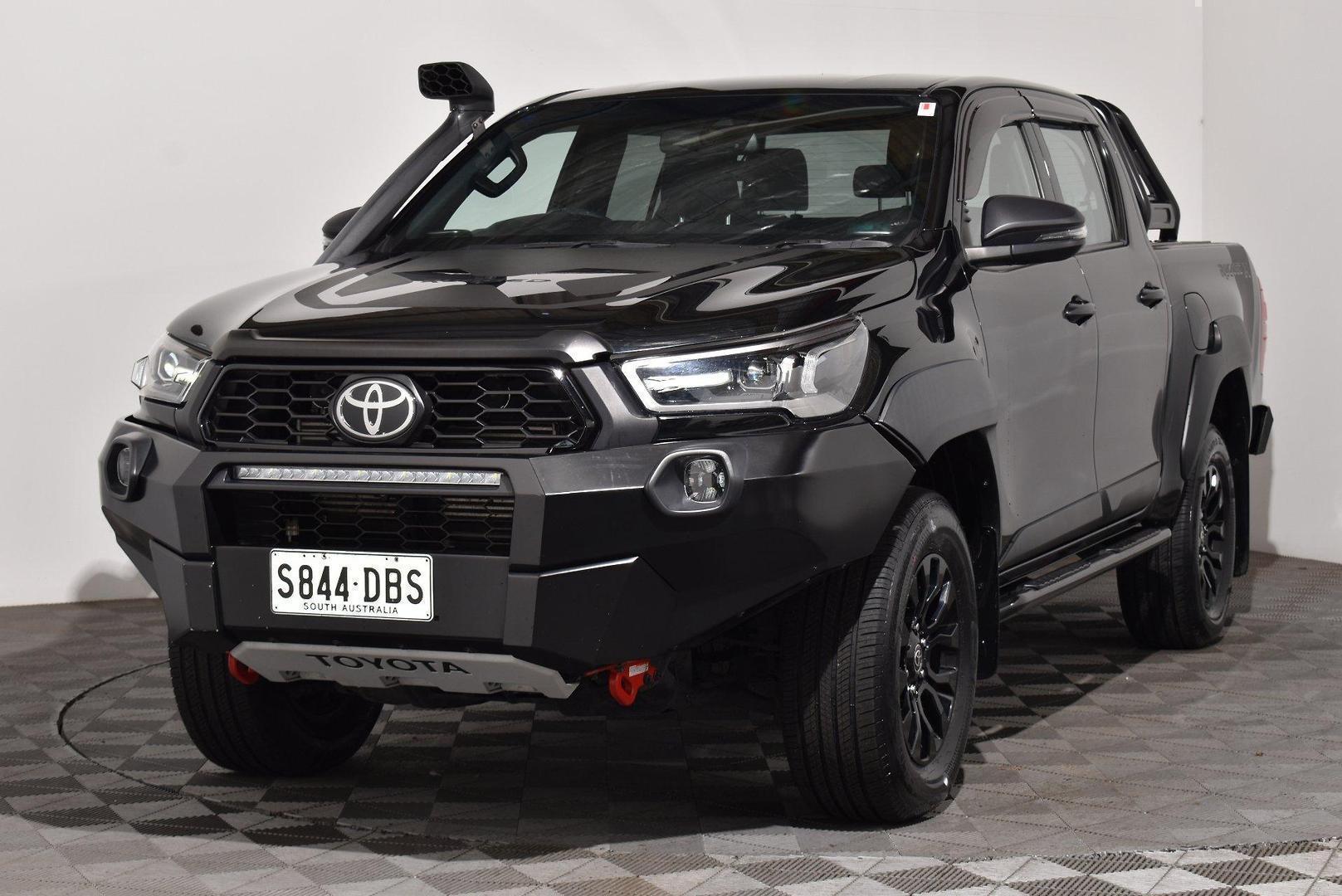2022 Toyota Hilux Rugged X — photo 13