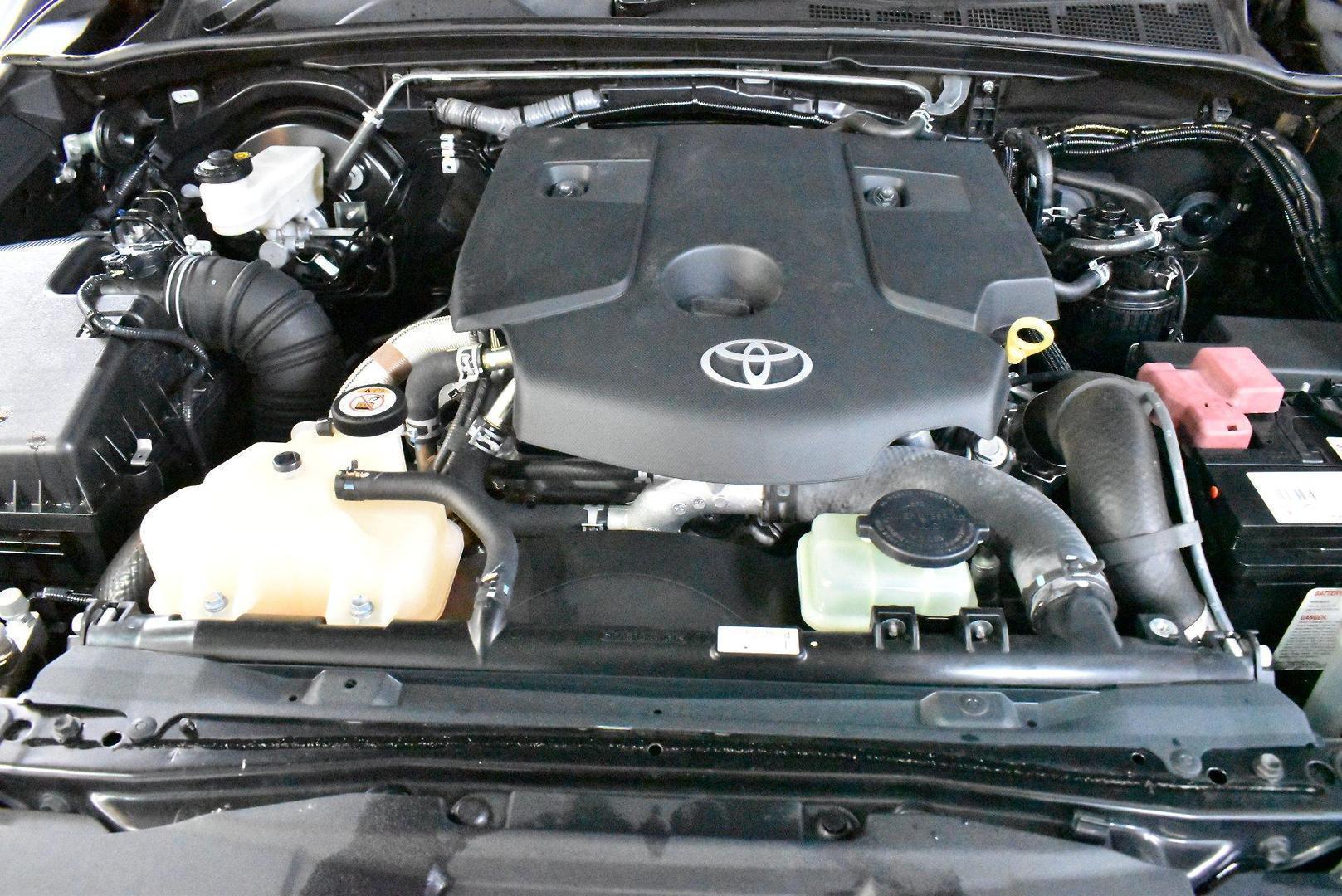 2022 Toyota Hilux Rugged X — photo 18
