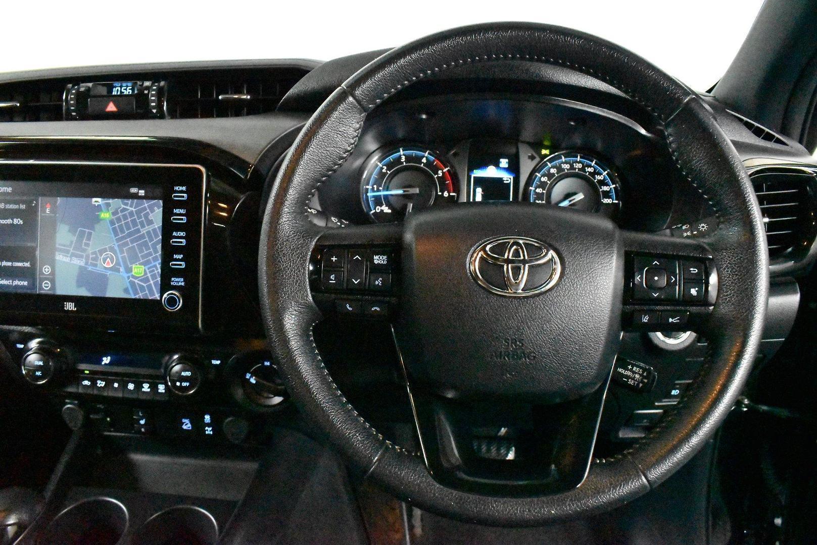 2022 Toyota Hilux Rugged X — photo 5