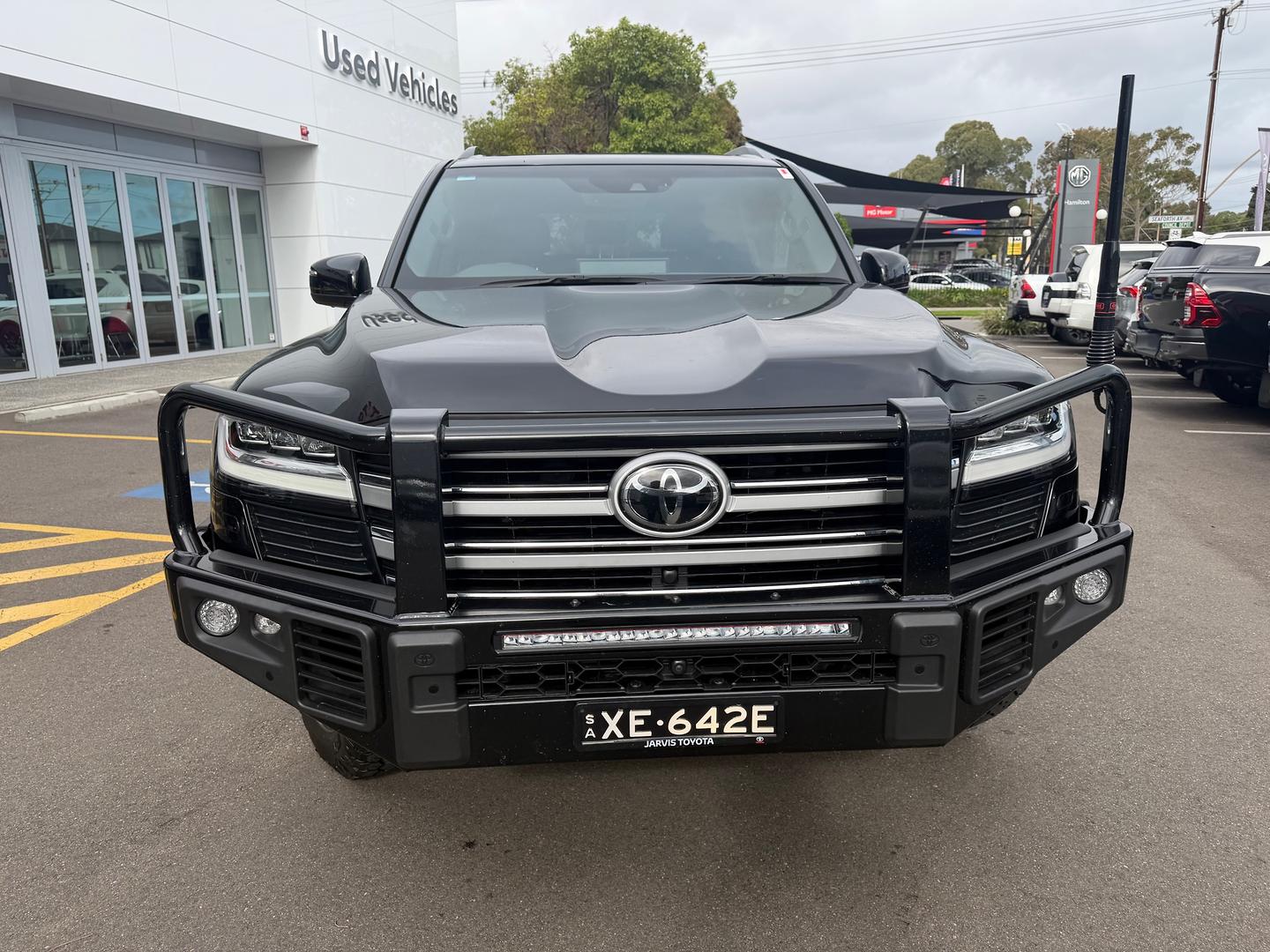 2024 Toyota Landcruiser VX — photo 2