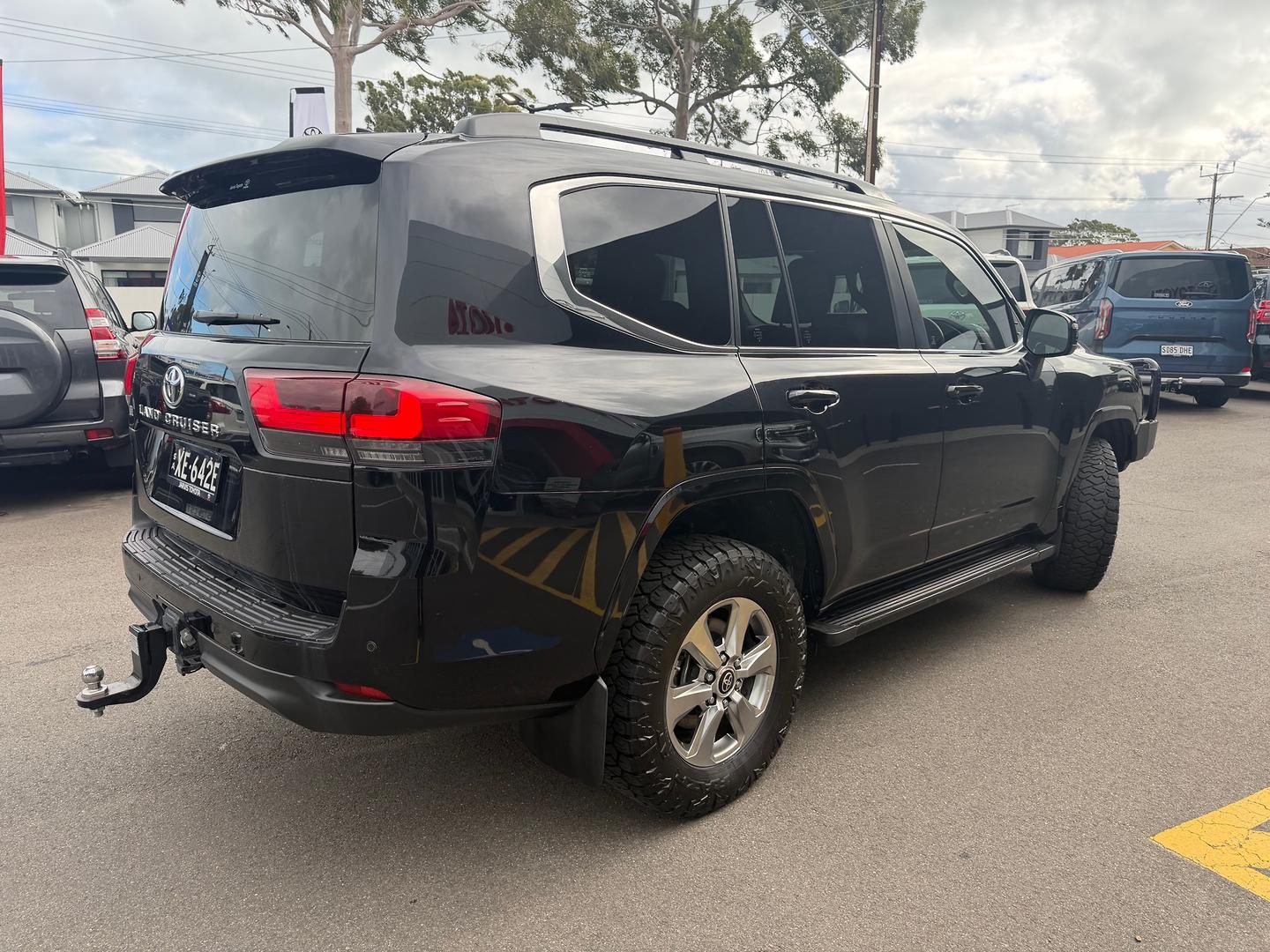 2024 Toyota Landcruiser VX — photo 6
