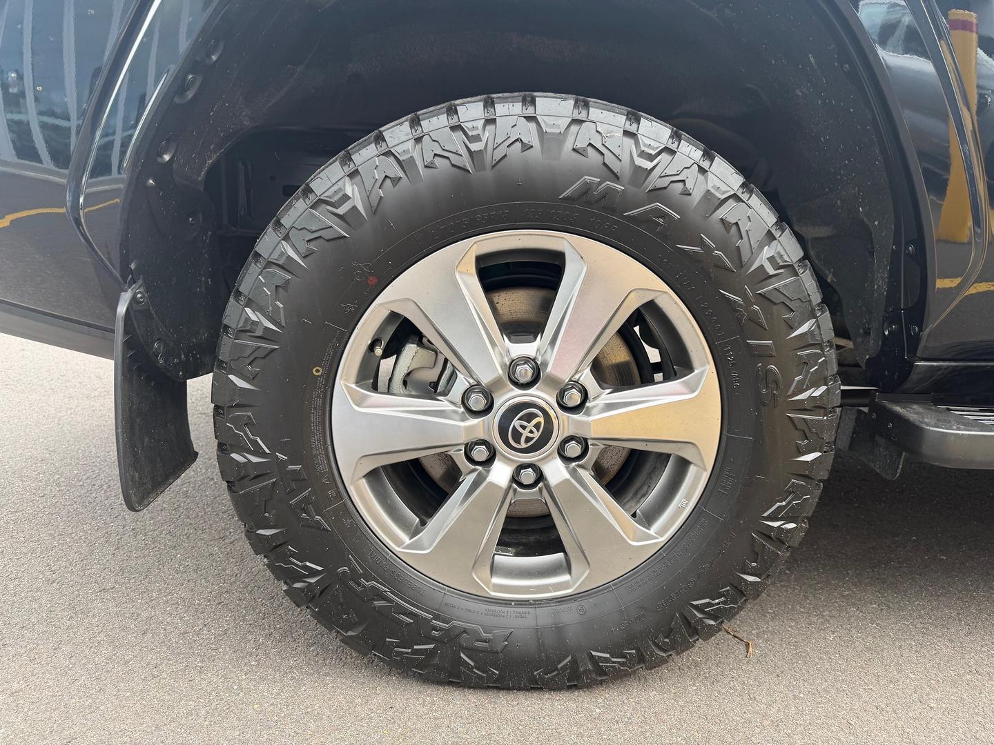 2024 Toyota Landcruiser VX — photo 8