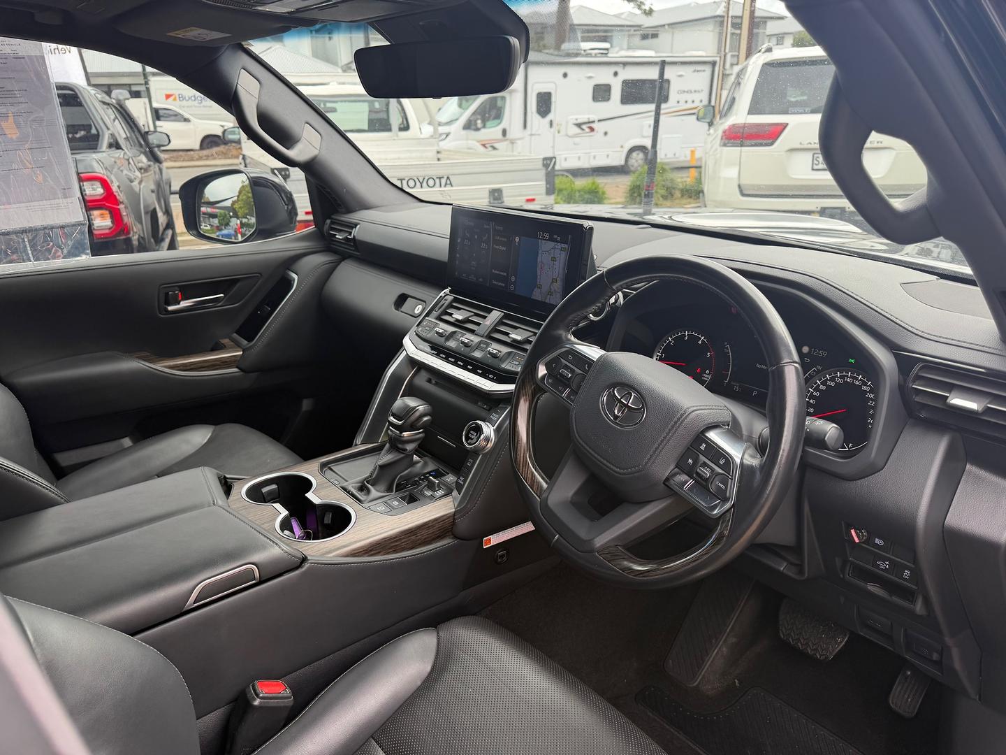 2024 Toyota Landcruiser VX — photo 9