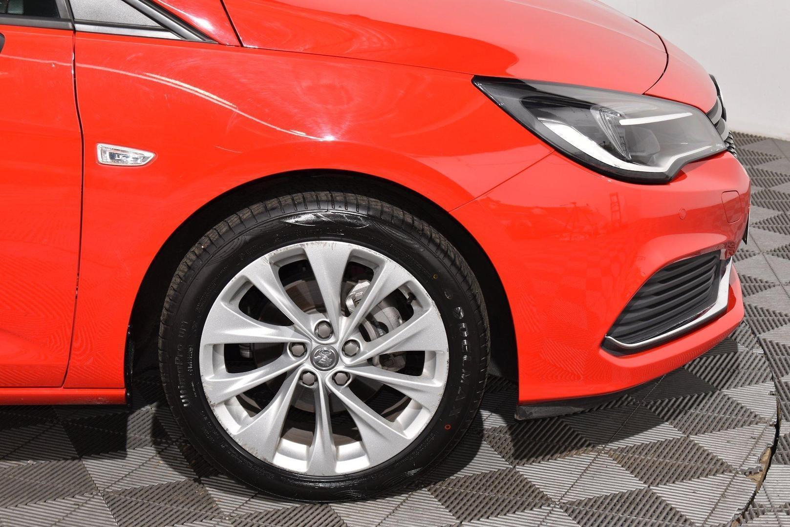 2018 Holden Astra R — photo 17