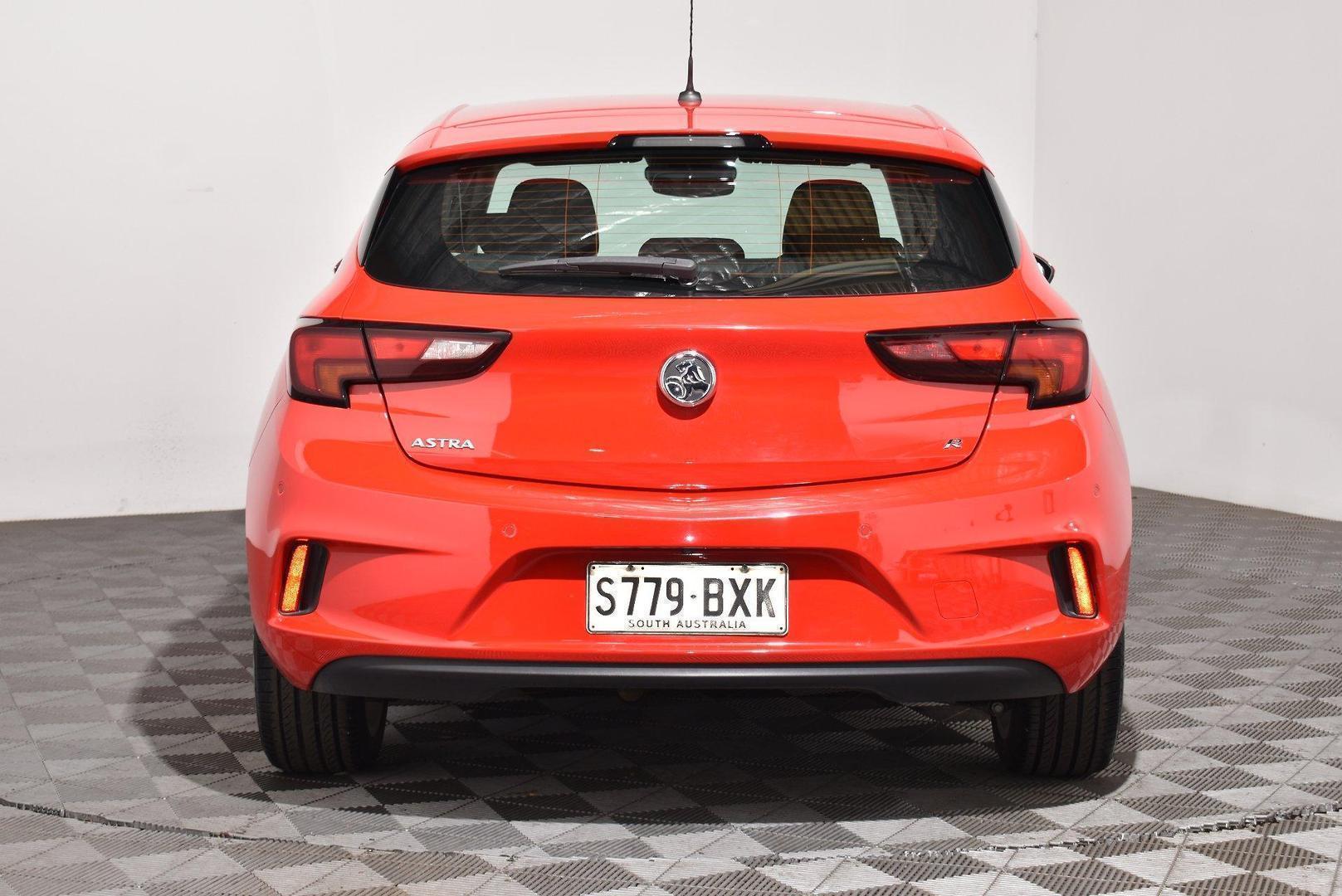 2018 Holden Astra R — photo 4