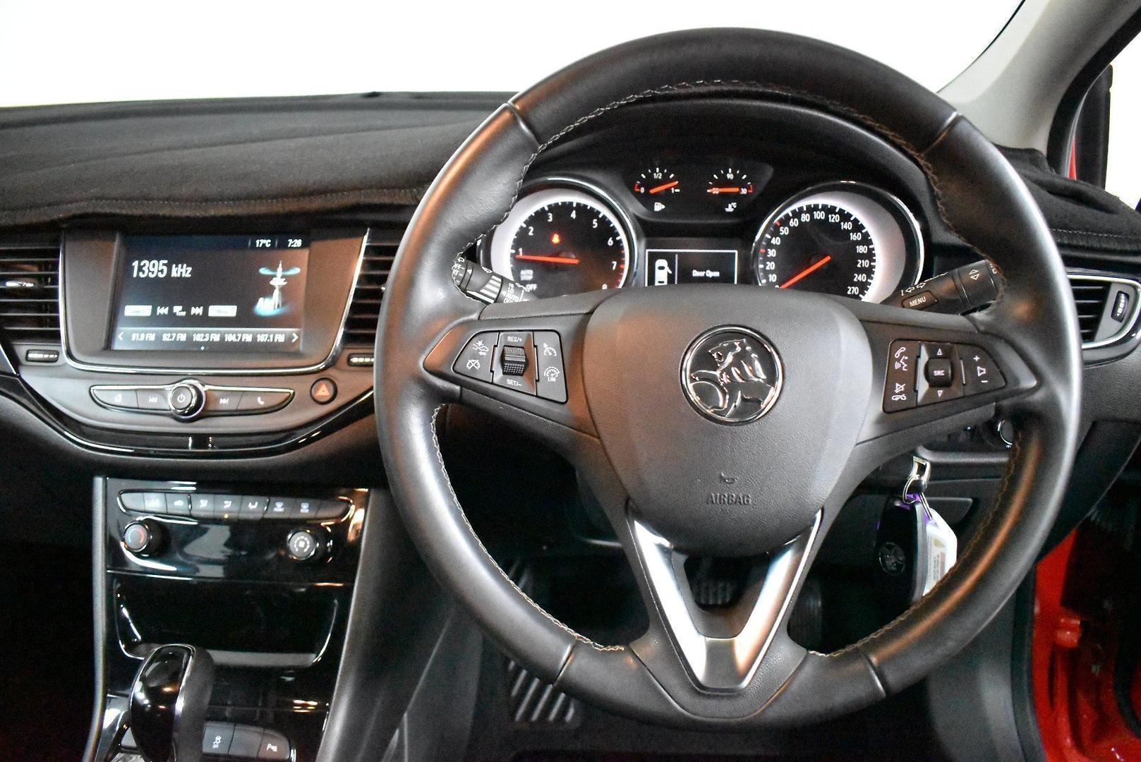 2018 Holden Astra R — photo 5