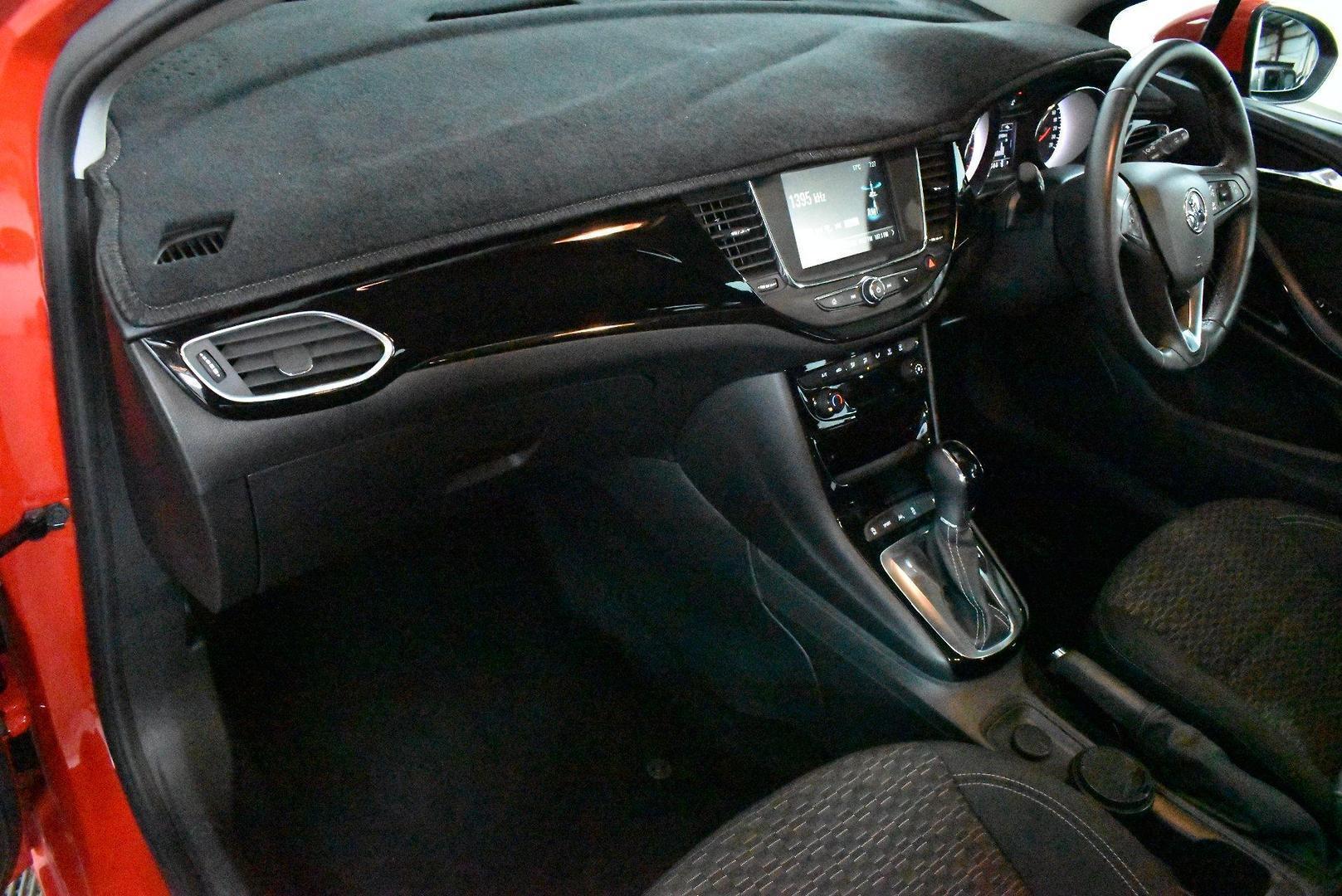 2018 Holden Astra R — photo 6