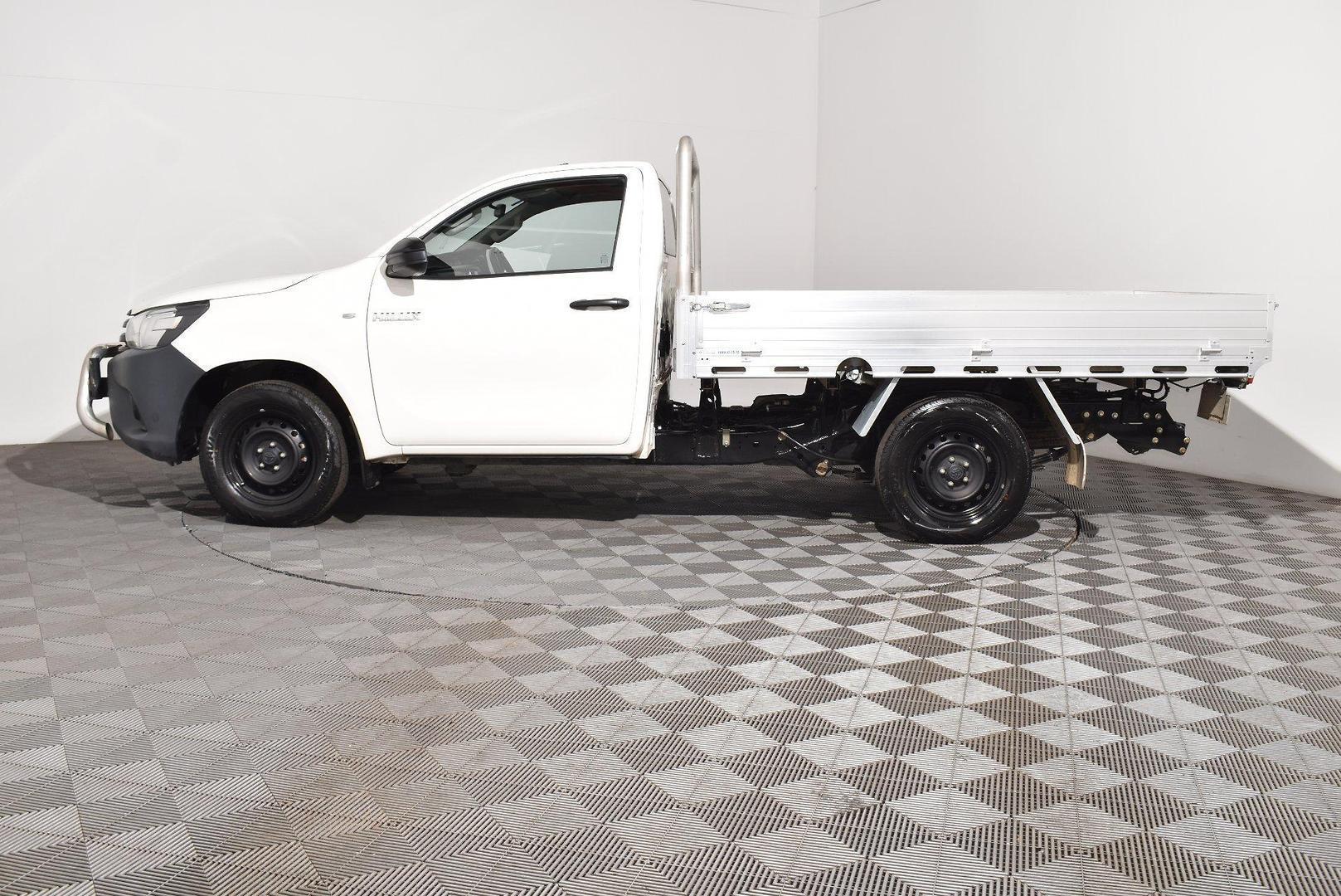 2020 Toyota Hilux Workmate — photo 9
