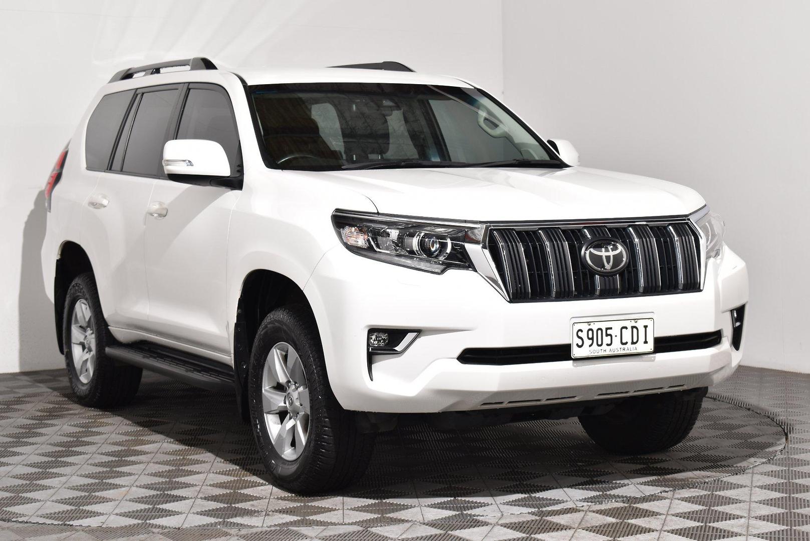 2019 Toyota Landcruiser Prado GXL — photo 1