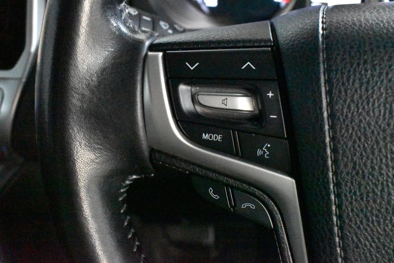 2019 Toyota Landcruiser Prado GXL — photo 21