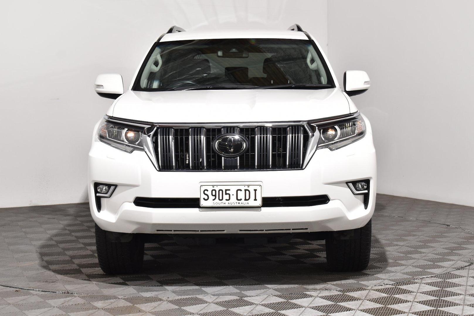 2019 Toyota Landcruiser Prado GXL — photo 3
