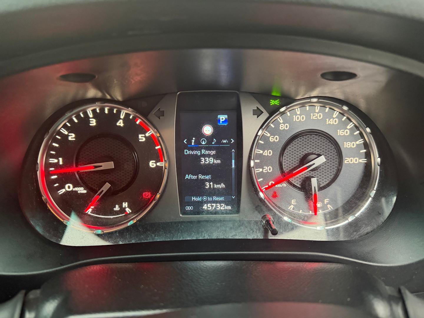 2024 Toyota Hilux GR Sport — photo 11