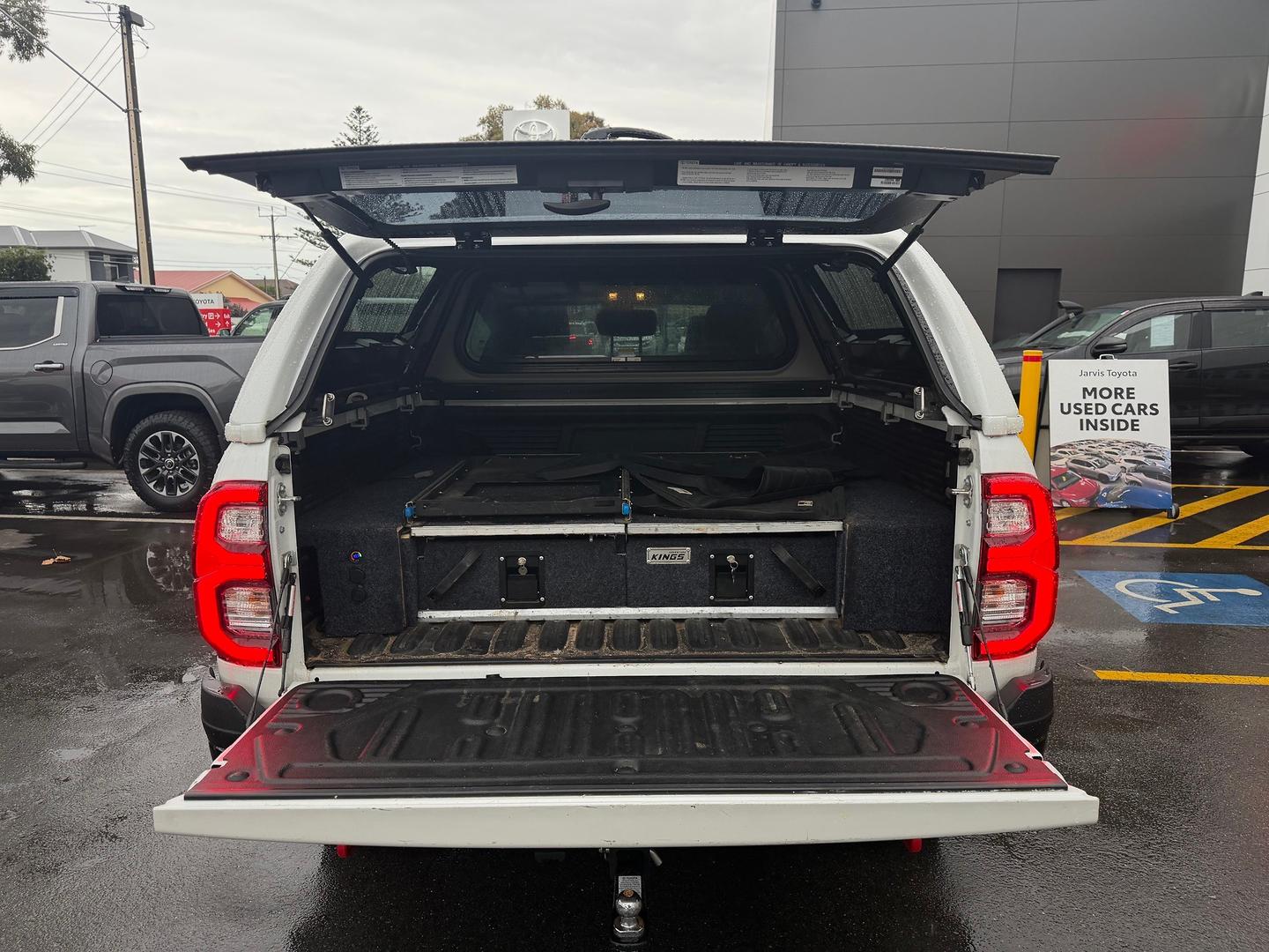 2024 Toyota Hilux GR Sport — photo 9