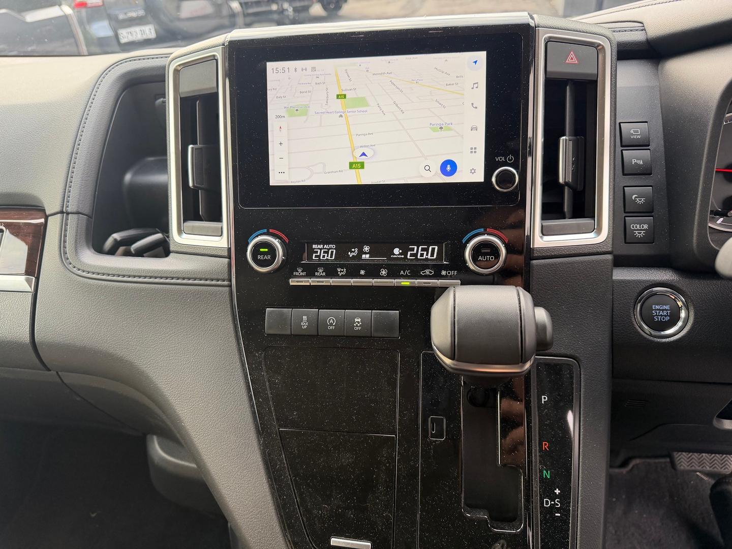 2024 Toyota Granvia VX — photo 13