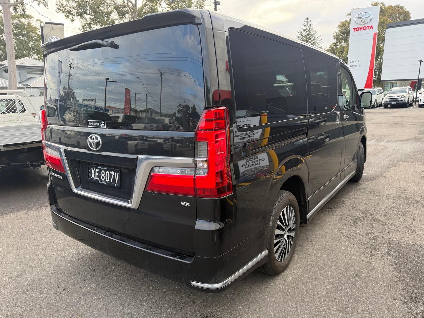 2024 Toyota Granvia VX — photo 7