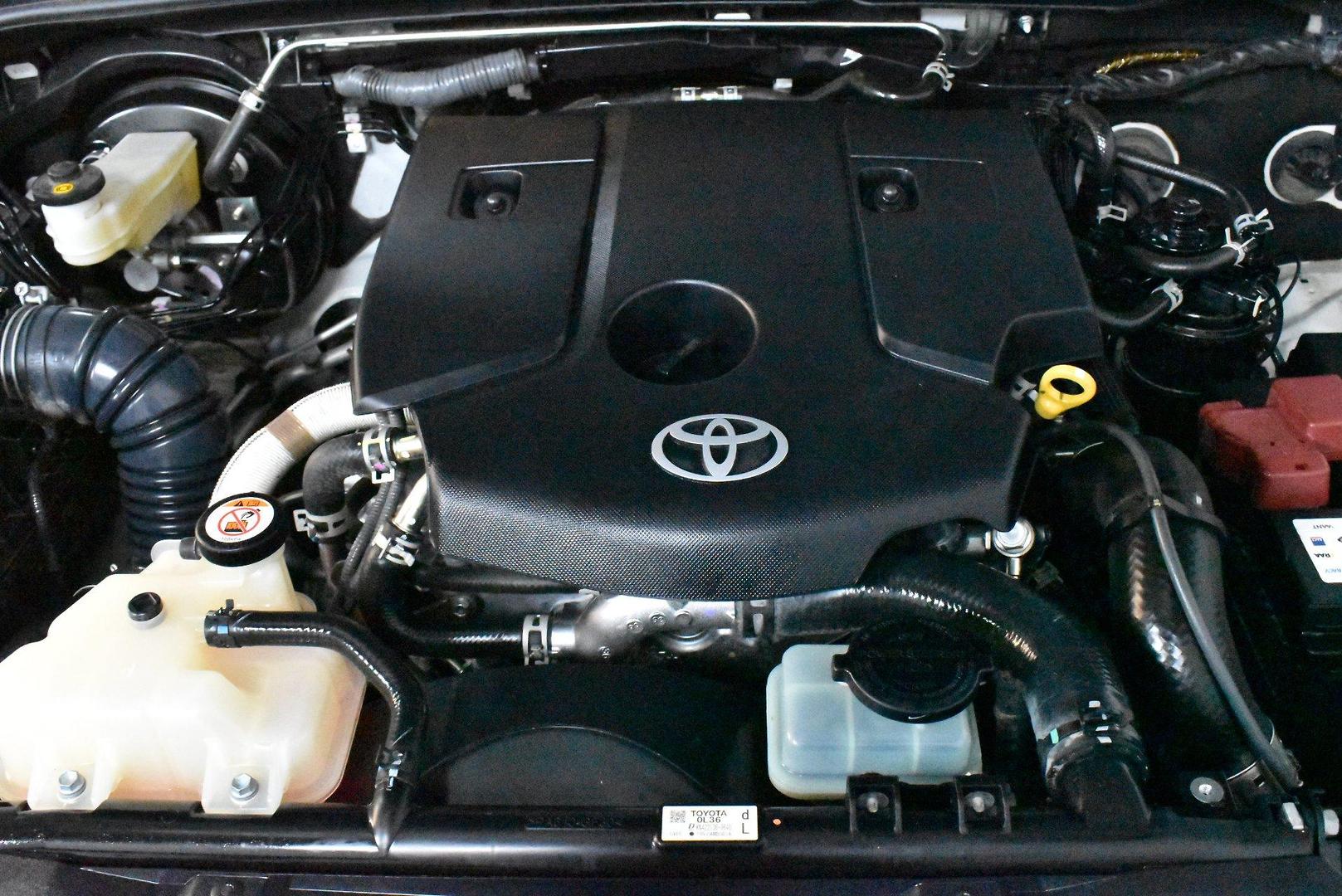 2023 Toyota Hilux SR — photo 16