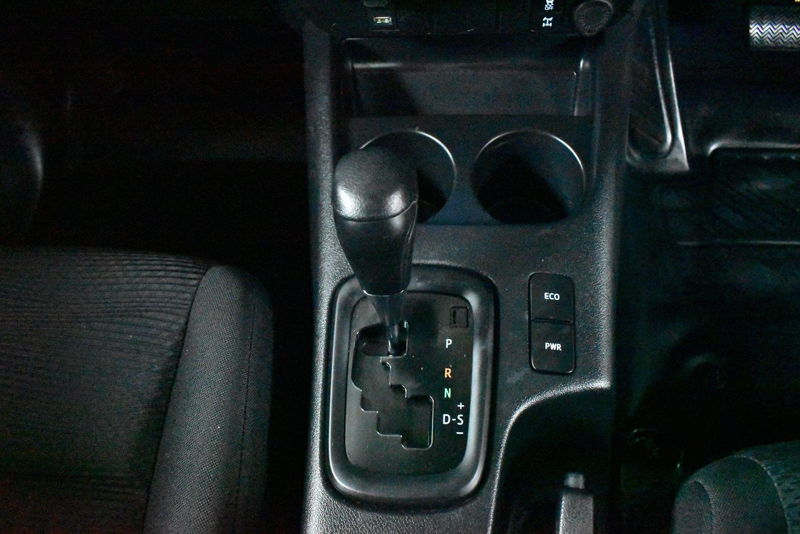2023 Toyota Hilux SR — photo 19