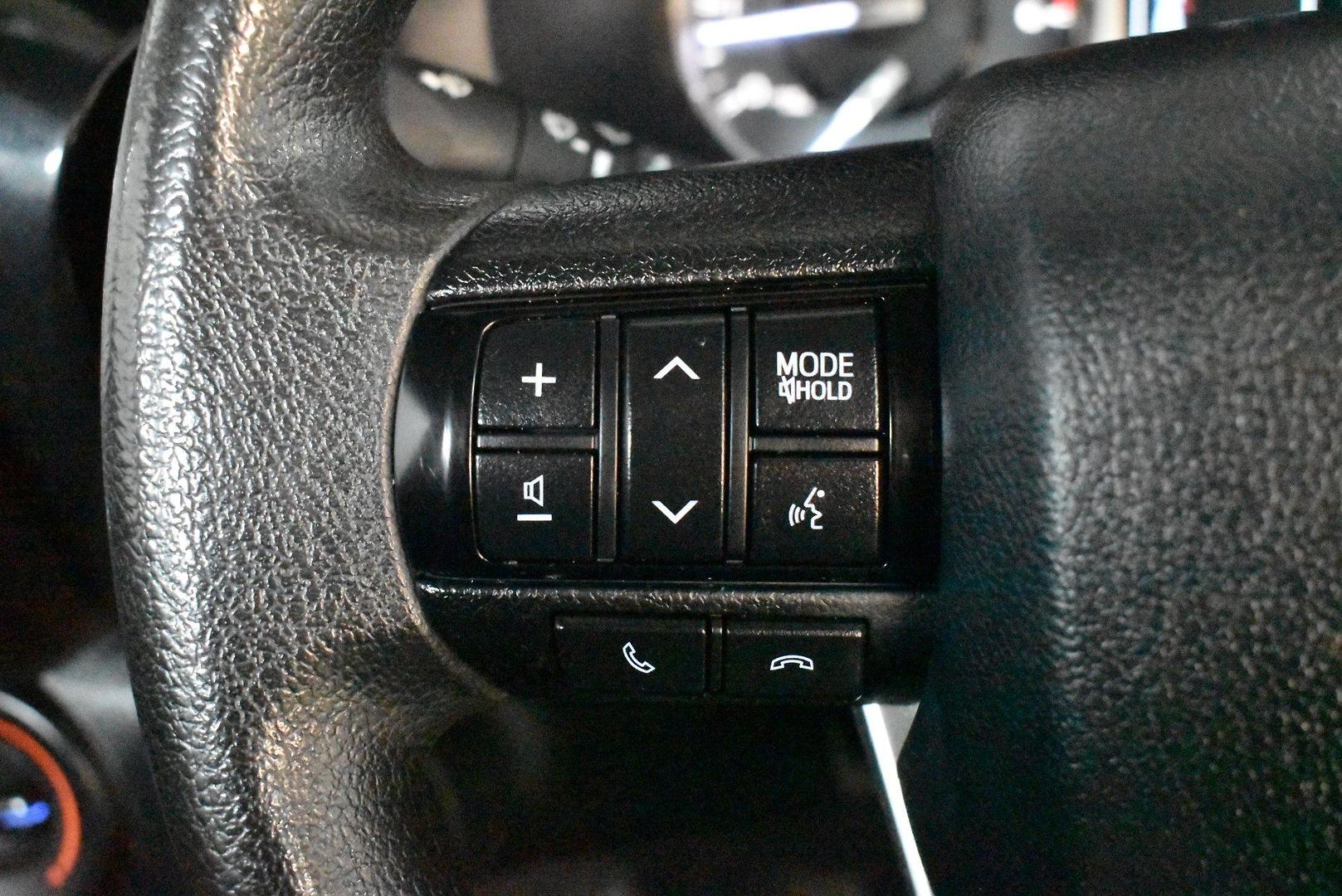 2023 Toyota Hilux SR — photo 20