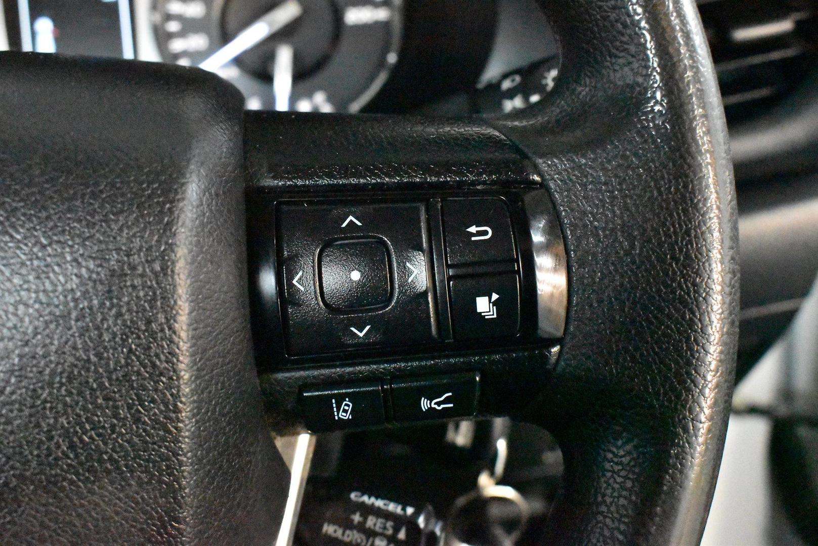 2023 Toyota Hilux SR — photo 21