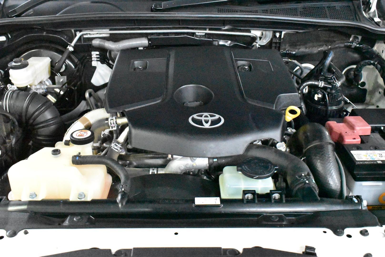 2022 Toyota Fortuner GX — photo 17