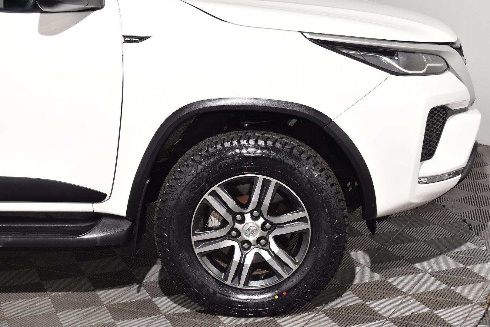 2022 Toyota Fortuner GX — photo 18