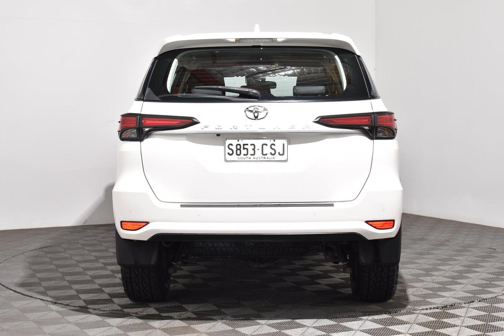 2022 Toyota Fortuner GX — photo 4