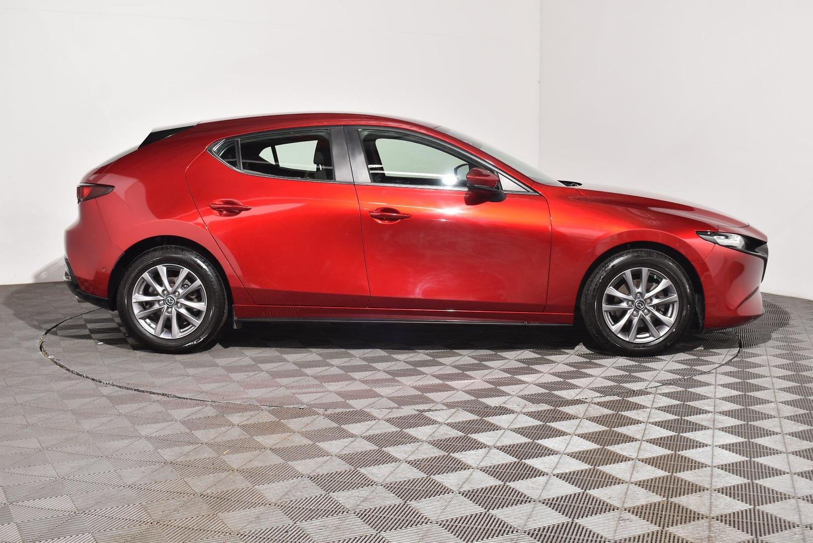 2021 Mazda 3 G20 Pure — photo 10