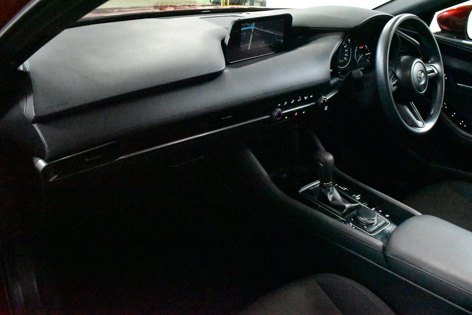 2021 Mazda 3 G20 Pure — photo 6