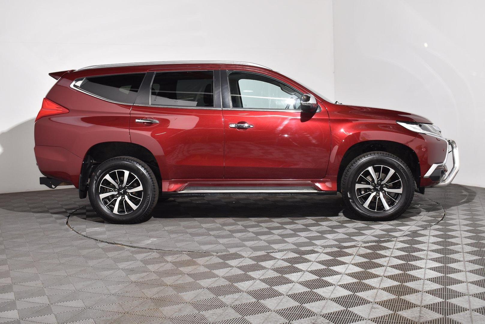 2019 Mitsubishi Pajero Sport Exceed — photo 10