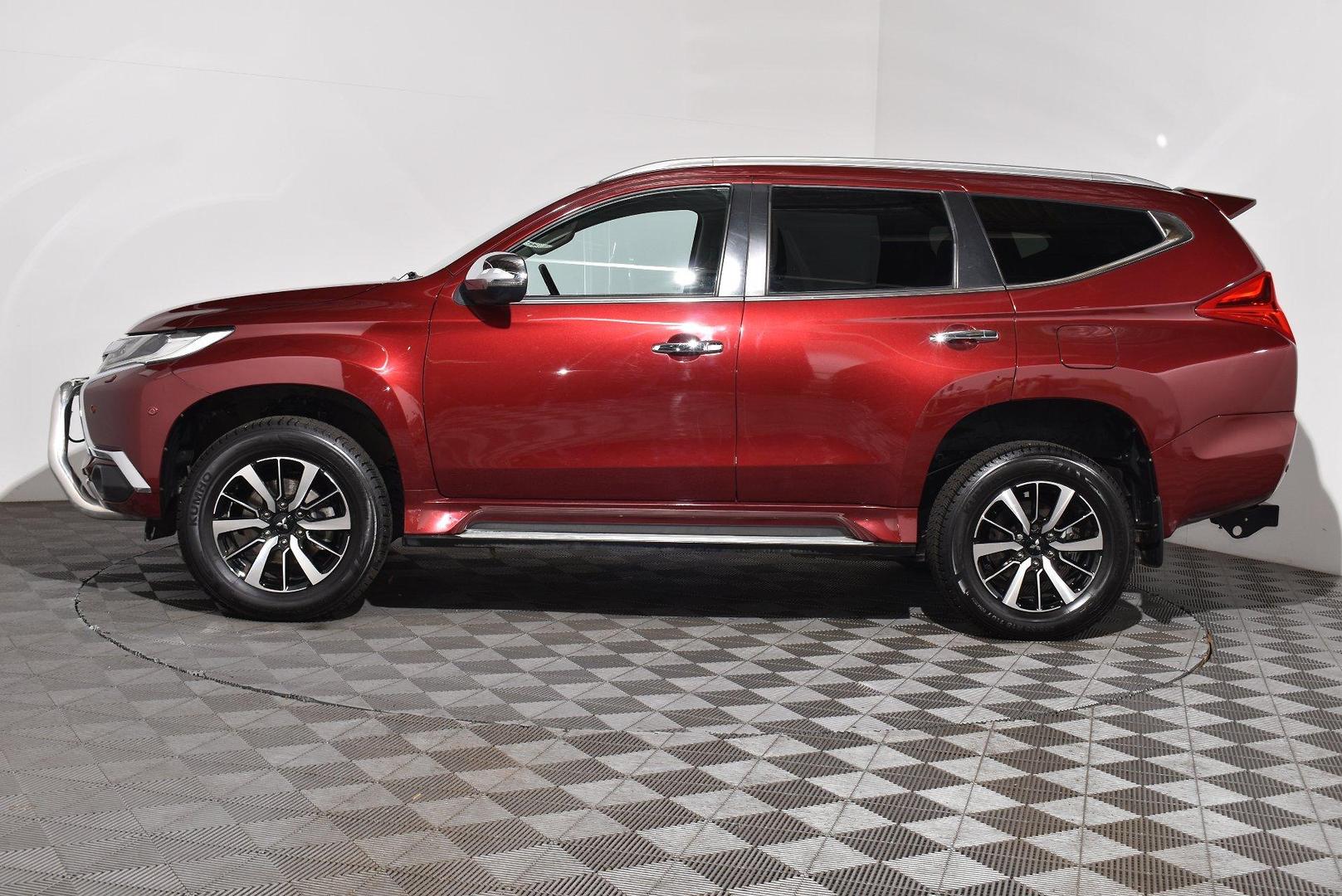 2019 Mitsubishi Pajero Sport Exceed — photo 11