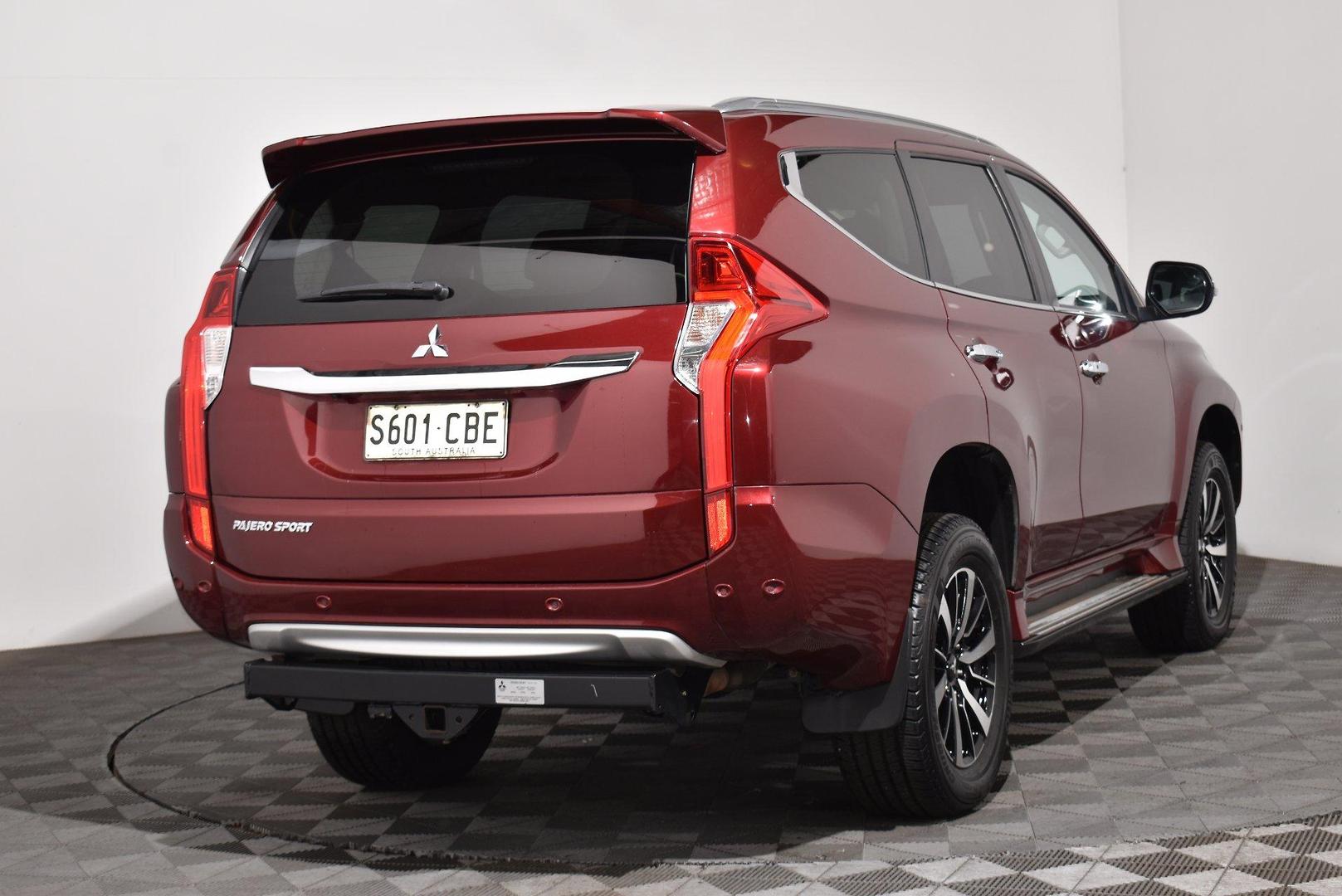 2019 Mitsubishi Pajero Sport Exceed — photo 14