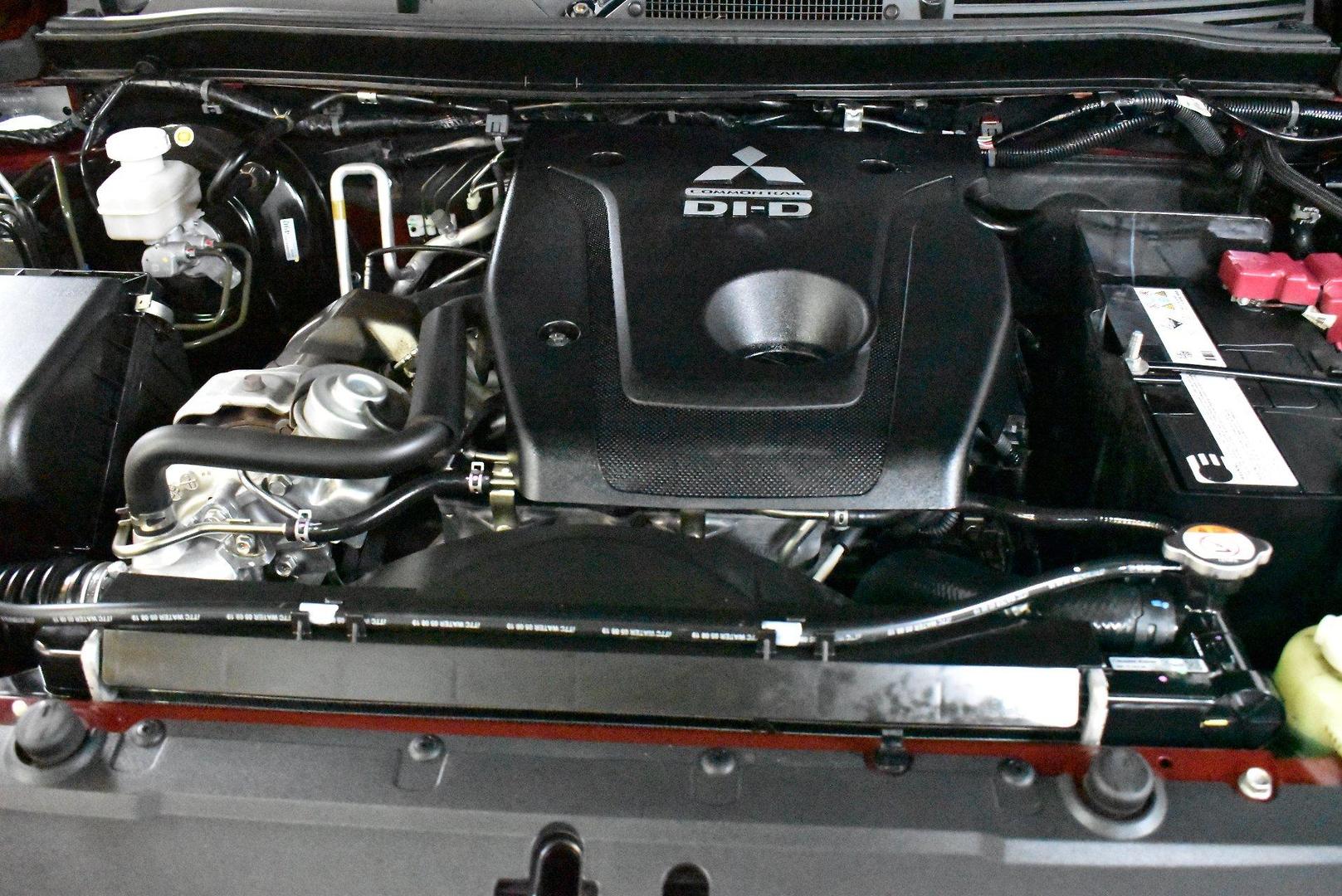 2019 Mitsubishi Pajero Sport Exceed — photo 17