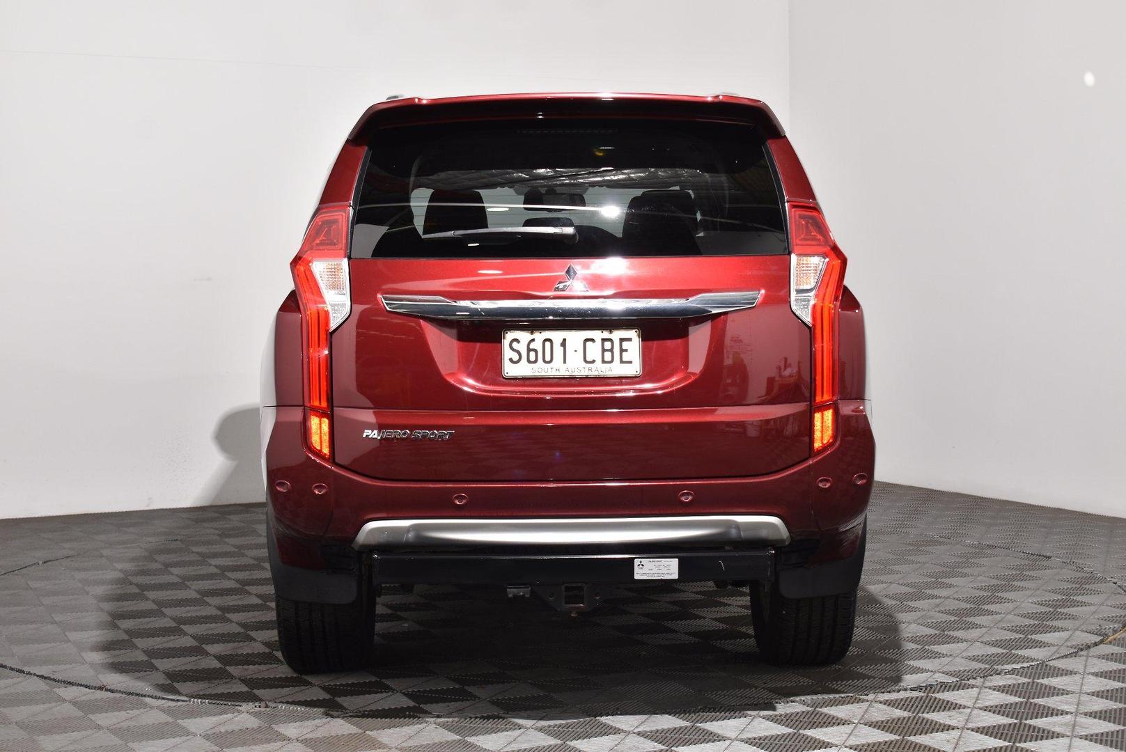 2019 Mitsubishi Pajero Sport Exceed — photo 4