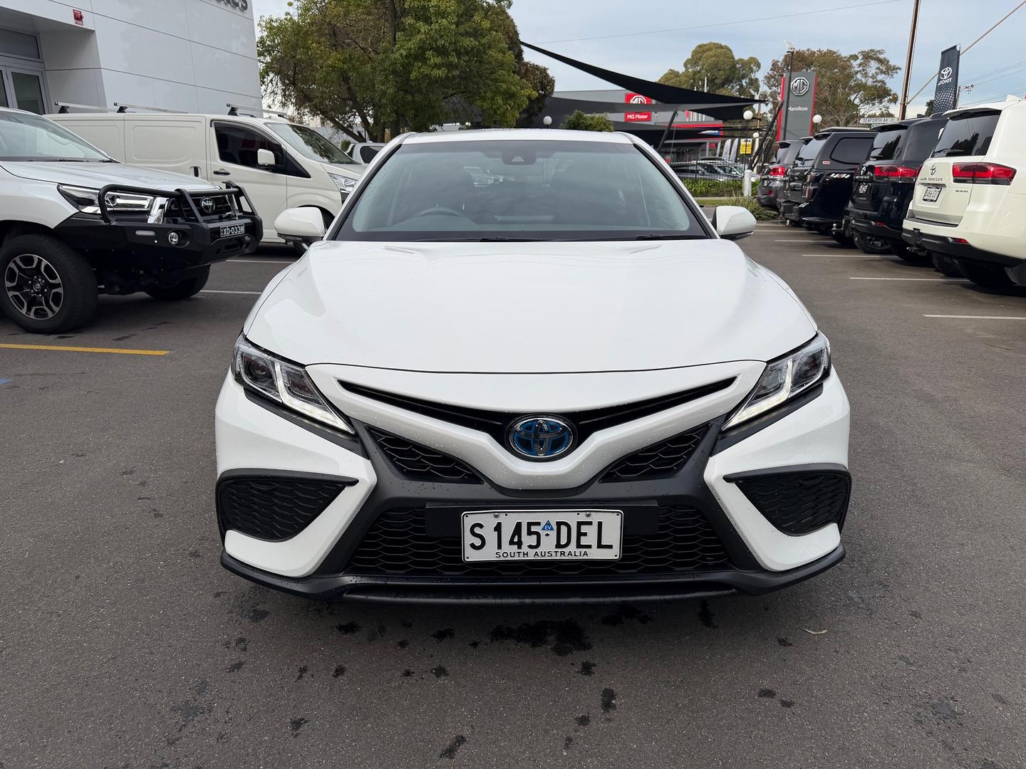 2021 Toyota Camry Ascent Sport — photo 2