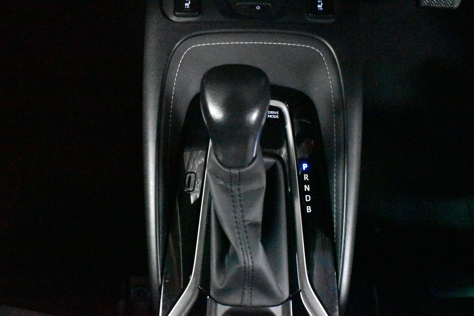 2020 Toyota Corolla ZR Hybrid — photo 20