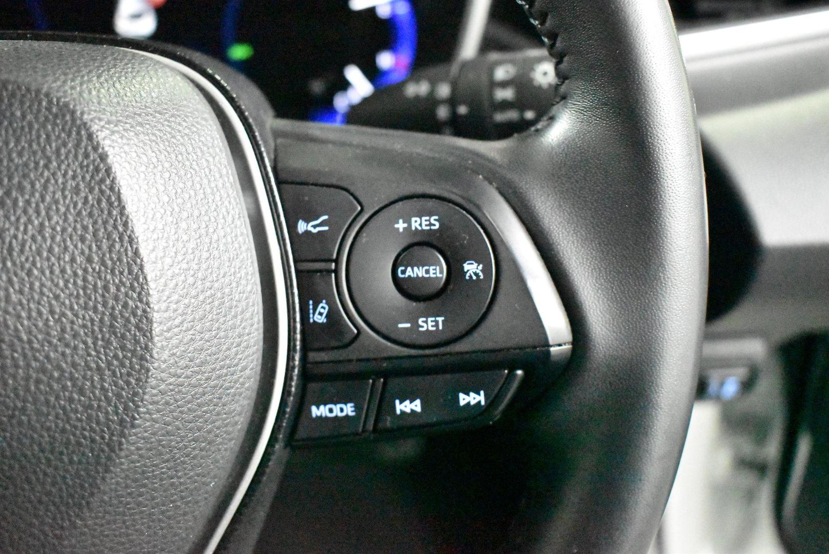 2020 Toyota Corolla ZR Hybrid — photo 22