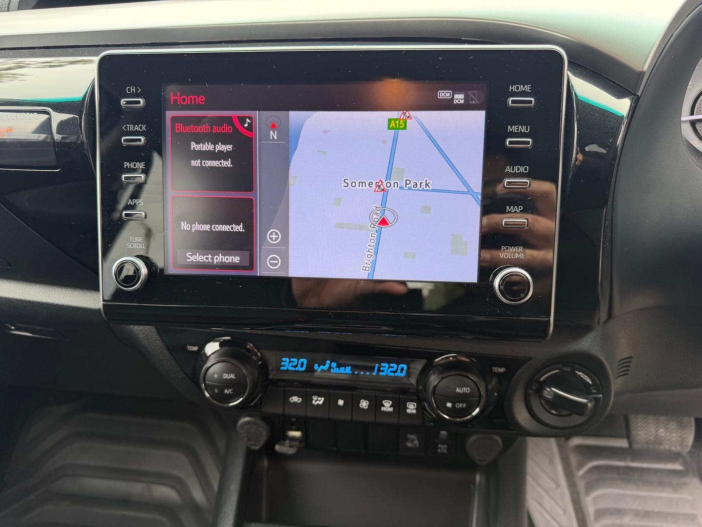 2023 Toyota Hilux SR5 — photo 11