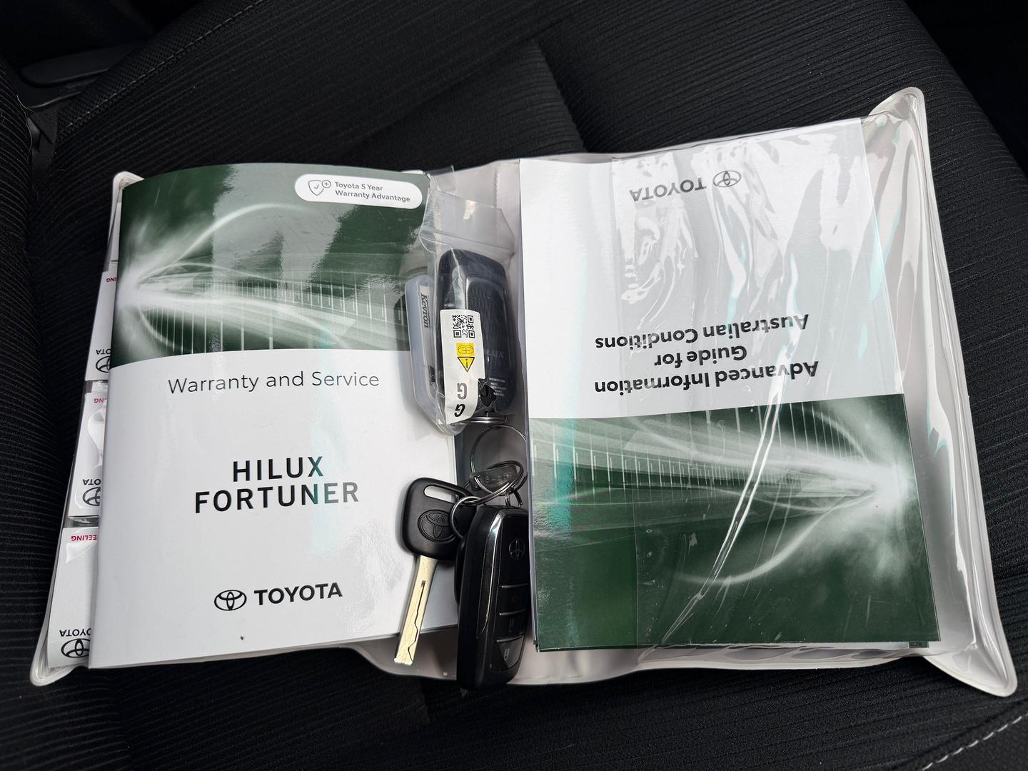 2023 Toyota Hilux SR5 — photo 12