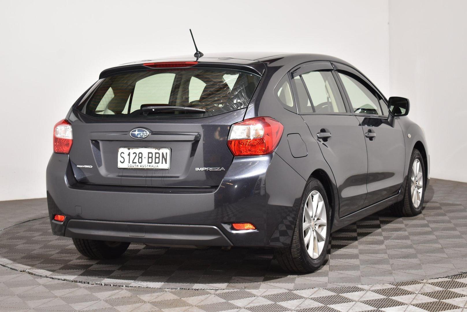 2014 Subaru Impreza 20i — photo 14