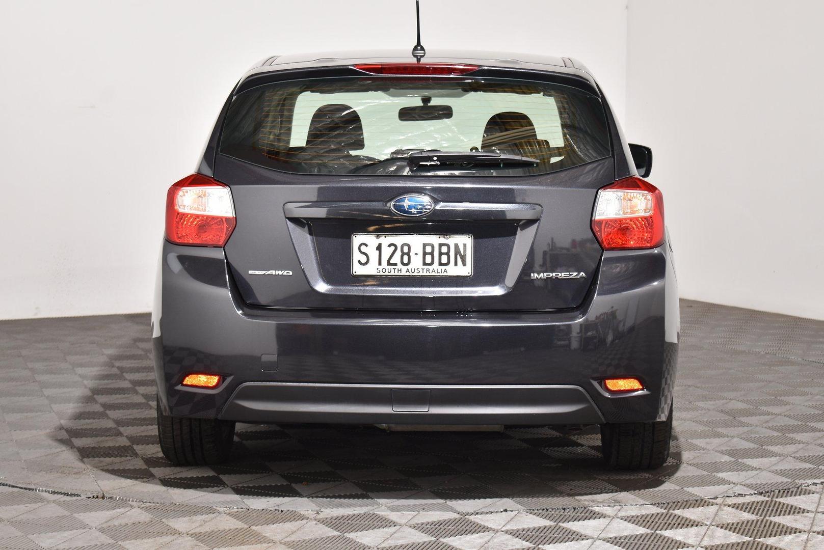 2014 Subaru Impreza 20i — photo 4