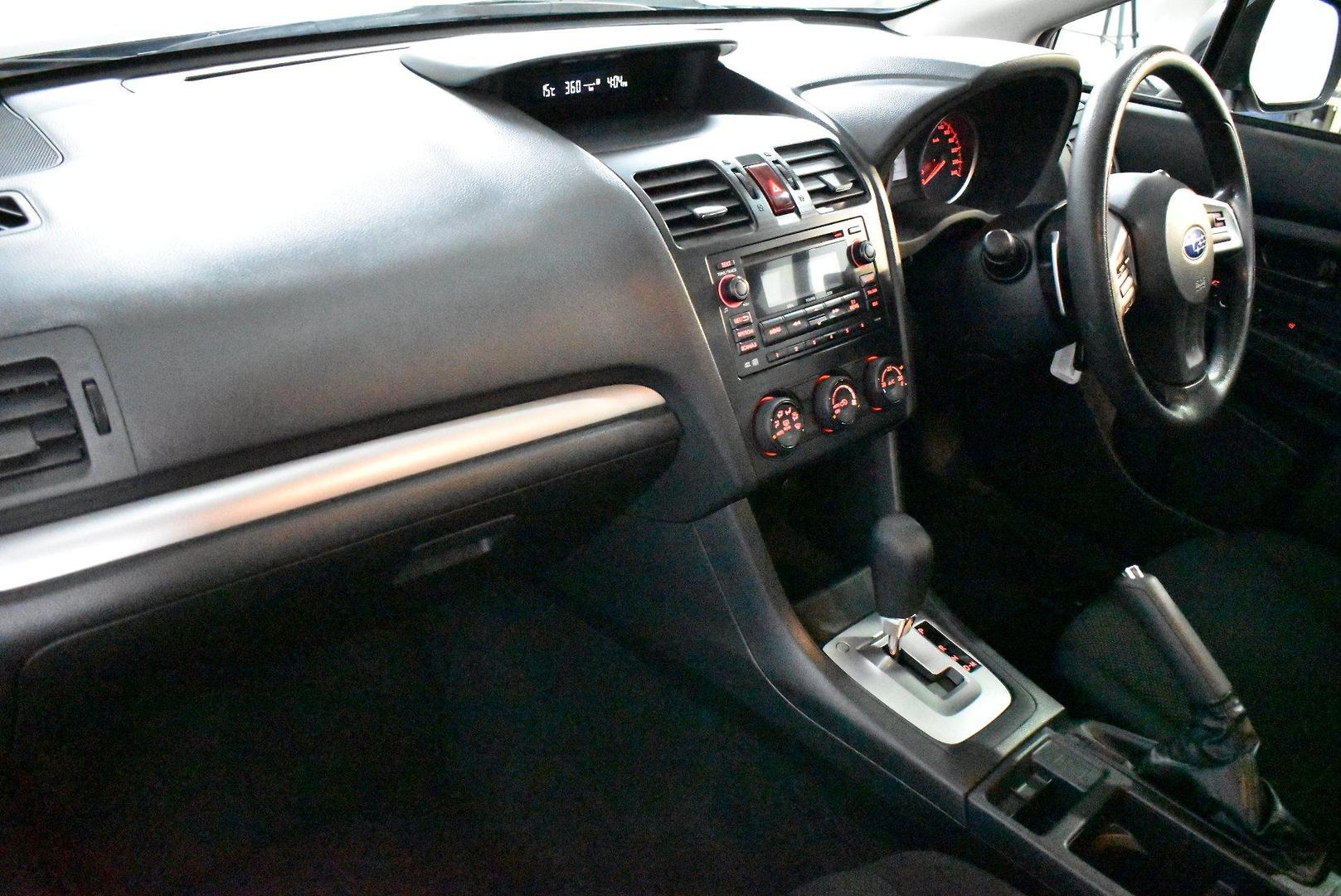 2014 Subaru Impreza 20i — photo 6